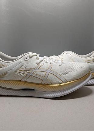 Мужские кроссовки asics metaride 1011a142-100 
размер us 9 eu 42.5