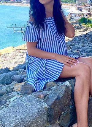 Ніжна літня морська сукня у грецькому стилі біла в синю смужку оверсайз з голими плечима натуральна віскоза s m