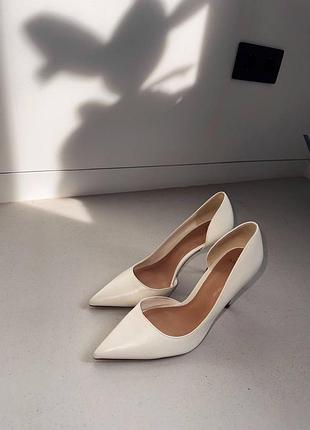 Туфлі човники класичні білі