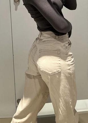Жіночі джинси бежеві