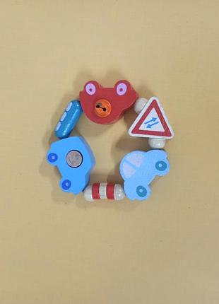 Haba деревянная погремушка треугольника с машинками