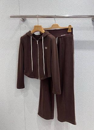 Костюм спортивний