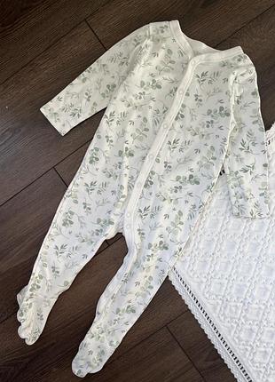 Білий чоловічок сліп для дівчинки 12-18 міс 80 86 см з зеленими квітами бавовняний