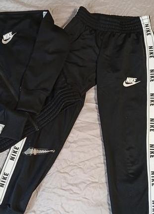 Nike спортивний костюм