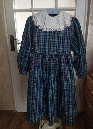 Фирменное нарядное платье