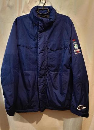 Nike легка утеплена куртка з поліестеровим наповнювачем розмір  m