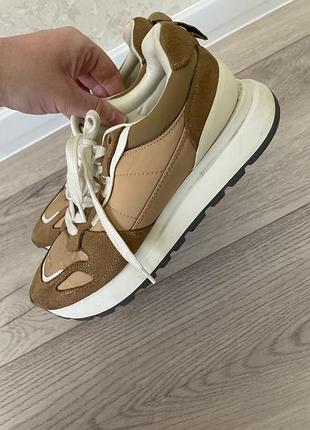 Кросівки жіночі 37 37,5