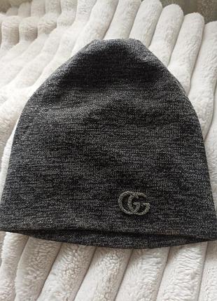 Осенняя женская шапка