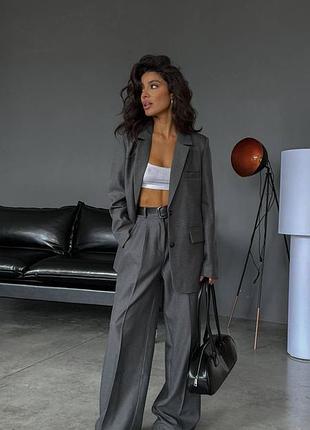 Стильный, элегантный костюм