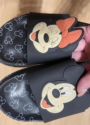 Шльопанці disney