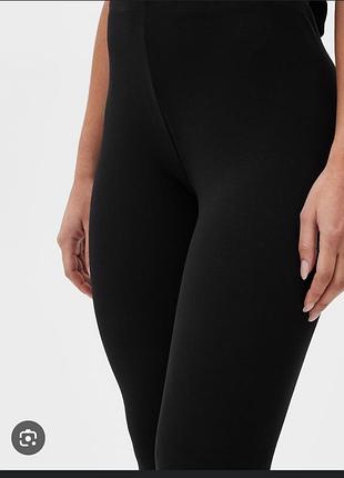 Жіночі лосінт, легінси, чорного кольору.