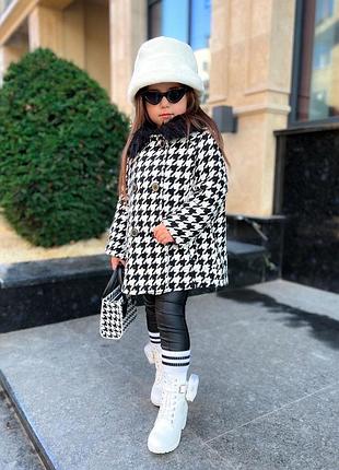 Пальто на дівчинку