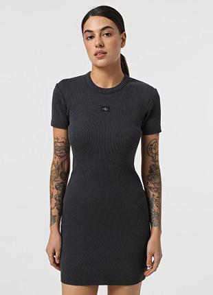 Вінтажне легеньке плаття на кожен день від calvin klein slim feet