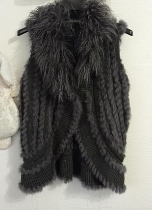 Жилетка. безрукавка. натуральный мех.