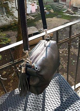 Зручна невелика шкіряна сумка на 3 відділення