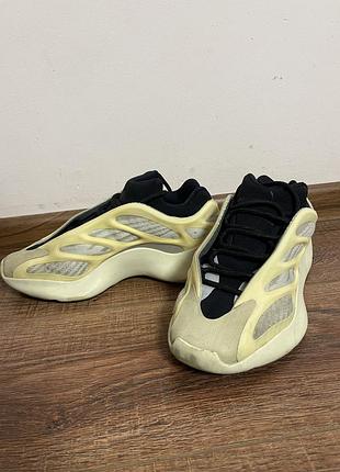 Кросіски yeezy 700 v3 azael - fw4980