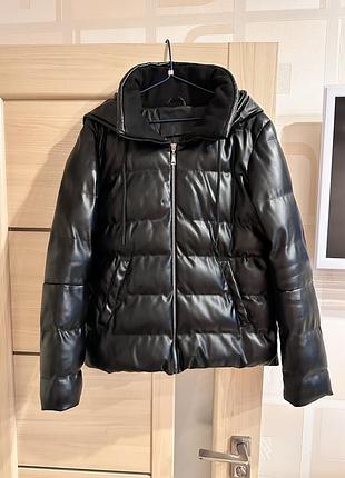 Пуховик braska чорного кольору, розмір m