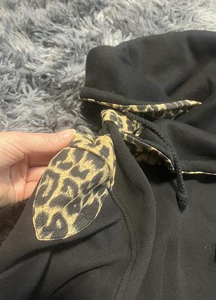 Красивезне худі з принтом 5