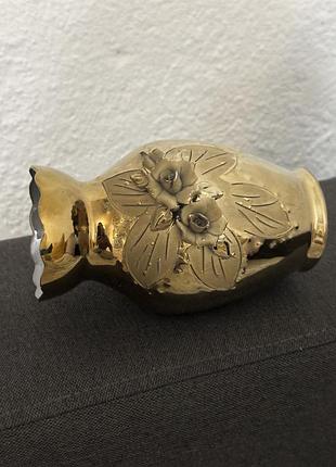 Ваза декорована квітами