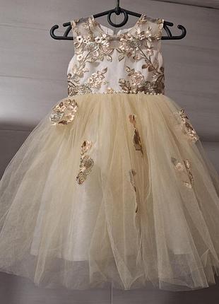 Шикарное пышное платье 2 3 года