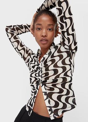 Красивая стильная чёрно-белая рубашка-блуза stradivarius