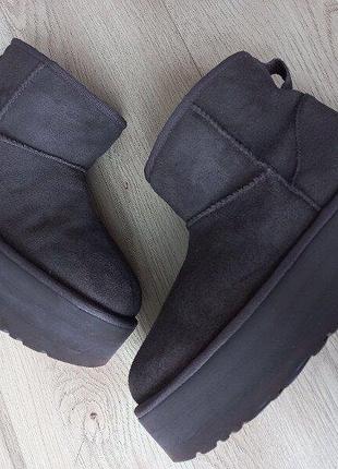 Ugg зимові уггі на платформі натуральна замша  розмір 39 устілка-25. оригінал