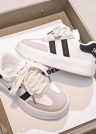 Кроссовки детские