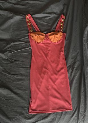 Стильное платье