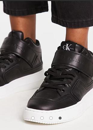 Кожаные оригинальные кроссовки, р.39-40