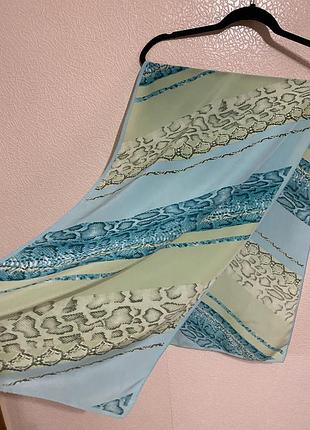 Шовковий шарф з принтом змії