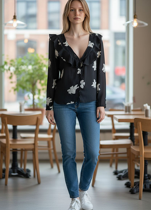 Великолепная вискозная блузка в цветочный принт модного испанского бренда mango