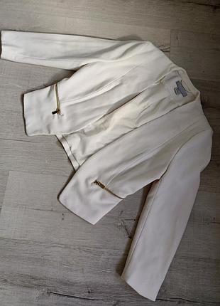 Классический белый молочный пиджак жакет