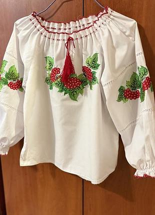 Вишиванка на дівчинку