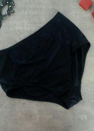 Высокие черные трусики