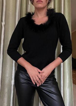 Шерстяной джемпер декорирован натуральным перьям от monsoon