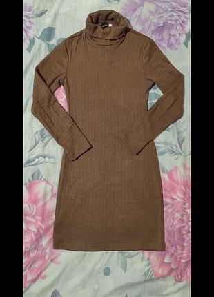 Тепленька коротка сукня