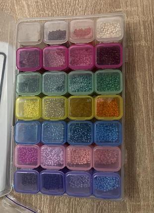 Бісер чеський,хорошої якості та у добротному стані.на фото різні величини бісеру від 4 до 10гр.наразі не користуюся,тому вирішила спробувати продати:)