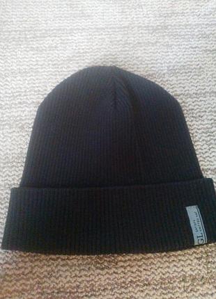 Чорна шапка осінь весна