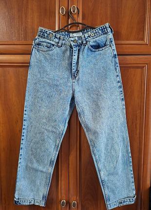 Продам джинсы мом голубого цвета, размер 34.