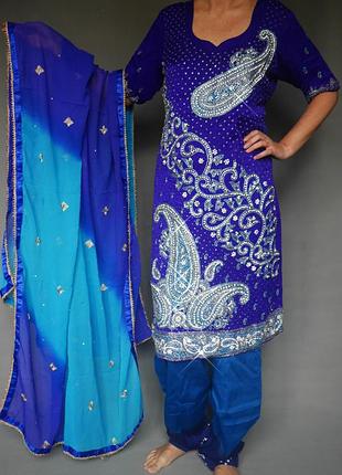 Индийский восточный костюм, пенджаби, шальвар камиз, туника, сари.