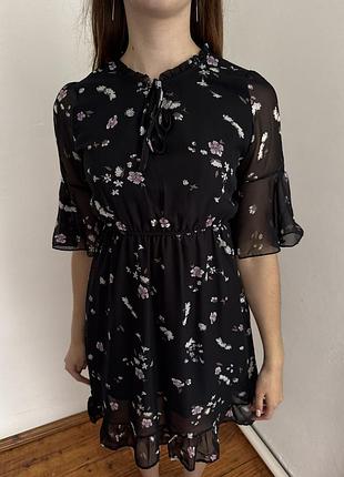 Жіноче плаття у розмірі с