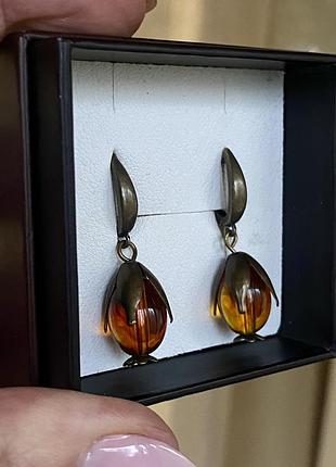 Чарiвнi сережки з шт бурштином янтарем