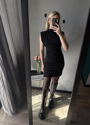 Чорна сукня/сукня з плечиками/маленька чорна сукня