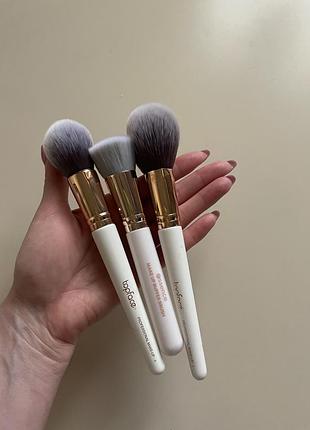 Набір пензликів для макіяжу topface &essence