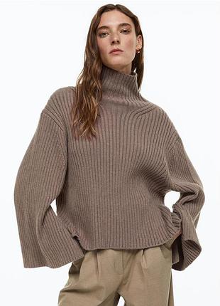 Стильный свитер с разрезами s-m