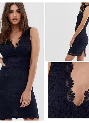 Платье lipsy london, выполнено в эмиратах,темно синее женское,размер l, кружево