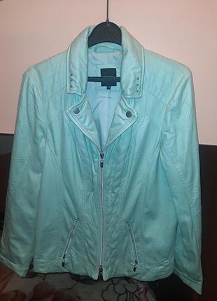 Легкая куртка р.48