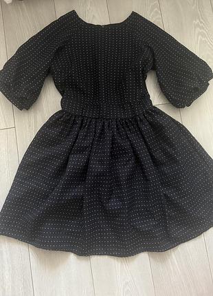 Чорна сукня