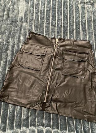 Спідниця чорна шкіряна