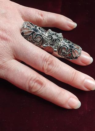 Экстравагантное ажурное кольцо на весь палец